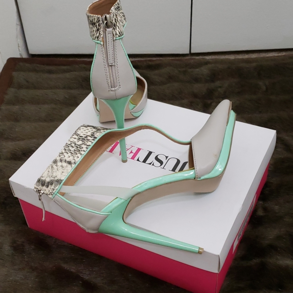 Heels - Picture 4 of 7